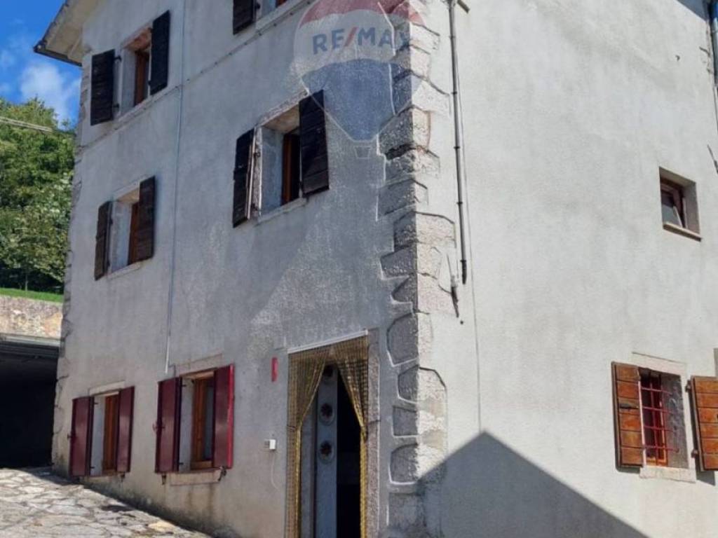 appartamento in vendita a Lusiana Conco in zona Rubbio