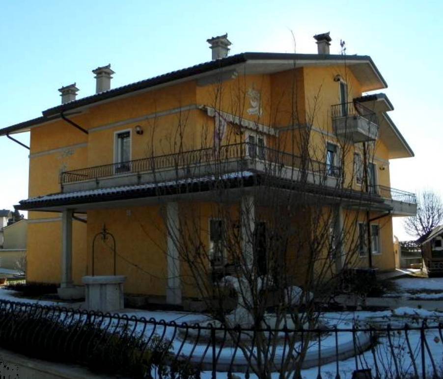 casa indipendente in vendita a Lusiana Conco in zona Velo