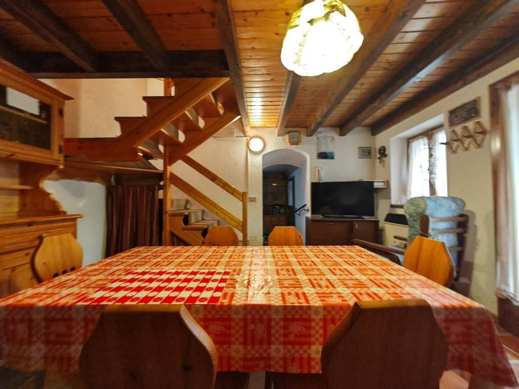 casa indipendente in vendita a Lusiana Conco in zona Lusiana