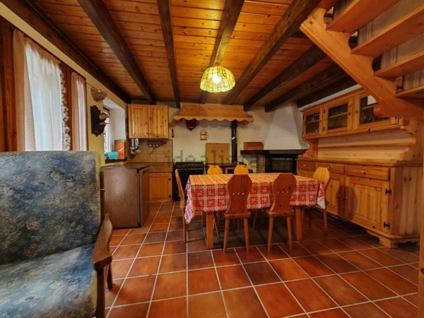 casa indipendente in vendita a Lusiana Conco in zona Lusiana