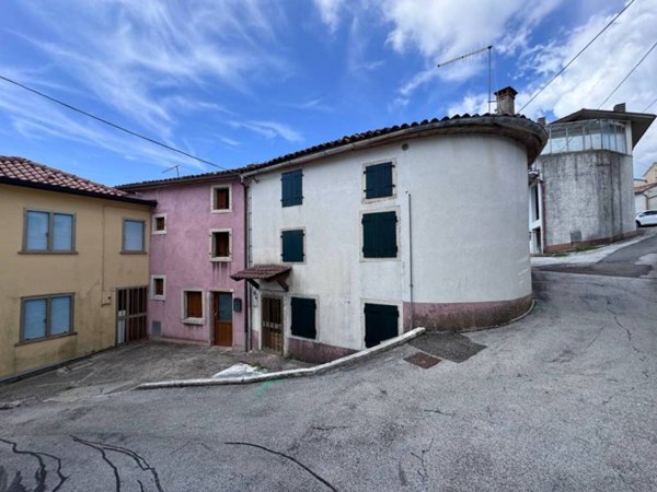 appartamento in vendita a Lusiana Conco in zona Conco