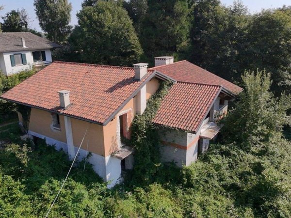 casa indipendente in vendita a Lusiana Conco in zona Lusiana
