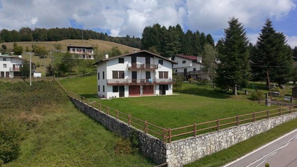 casa indipendente in vendita a Lusiana Conco in zona Conco