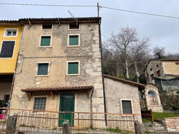 casa indipendente in vendita a Lusiana Conco in zona Conco