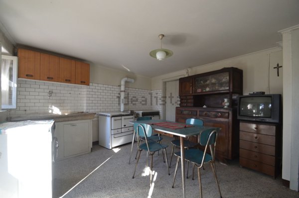 casale in vendita a Lusiana Conco in zona Lusiana