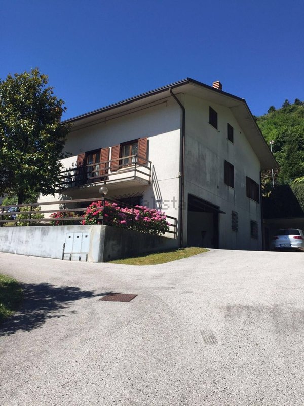 casa indipendente in vendita a Lusiana Conco in zona Gomarolo