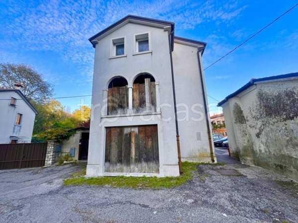casa indipendente in vendita a Lusiana Conco in zona Lusiana