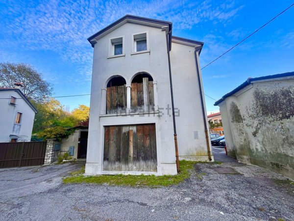 casa indipendente in vendita a Lusiana Conco in zona Lusiana