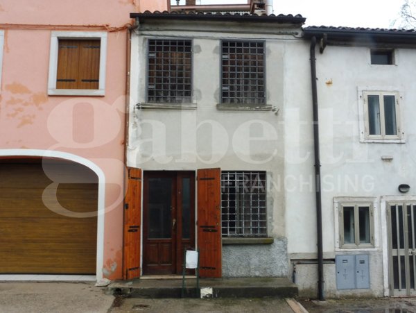 casa indipendente in vendita a Lusiana Conco in zona Lusiana