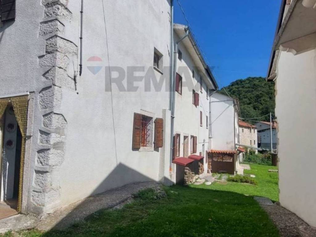 appartamento in vendita a Lusiana Conco in zona Rubbio