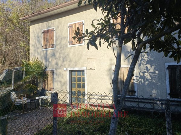 casa indipendente in vendita a Lusiana Conco in zona Lusiana