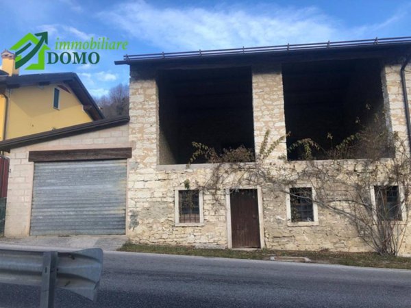 casa indipendente in vendita a Lusiana Conco in zona Santa Caterina