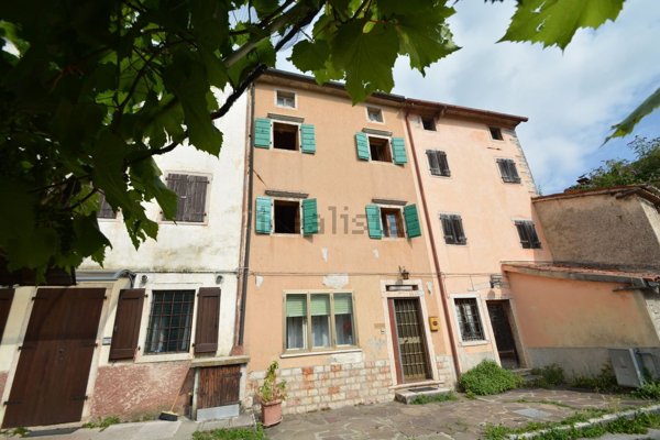 esavano in vendita a Lusiana Conco in zona Fontanelle