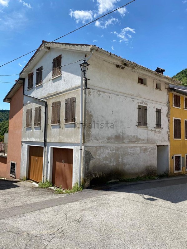 pentavano in vendita a Lusiana Conco