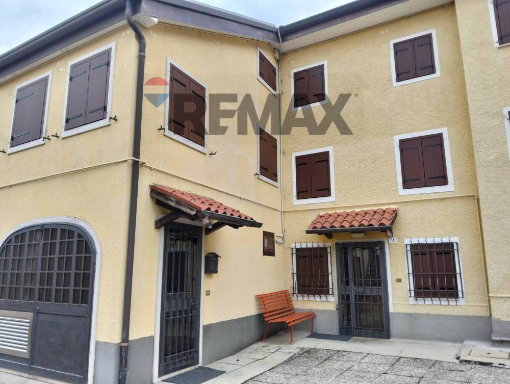 casa indipendente in vendita a Lusiana Conco in zona Lusiana