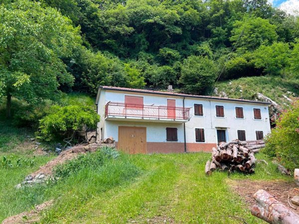 casa indipendente in vendita a Lusiana Conco in zona Campana
