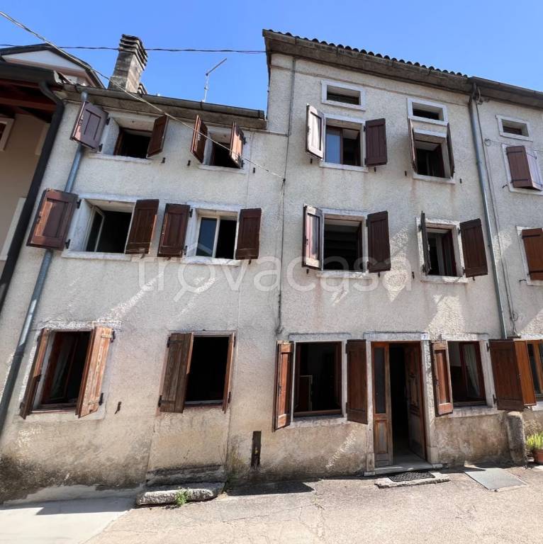 casa indipendente in vendita a Lusiana Conco in zona Santa Caterina