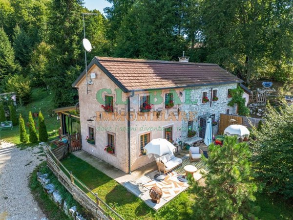 casa indipendente in vendita a Lusiana Conco in zona Conco
