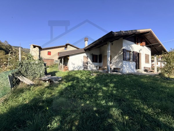 casa indipendente in vendita a Lusiana Conco in zona Fontanelle