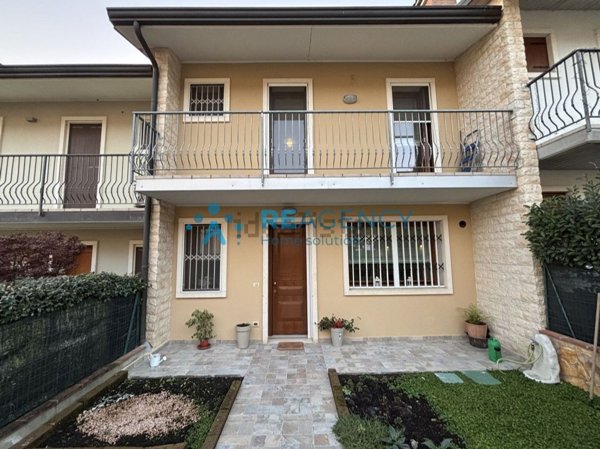 casa indipendente in vendita a Sovizzo