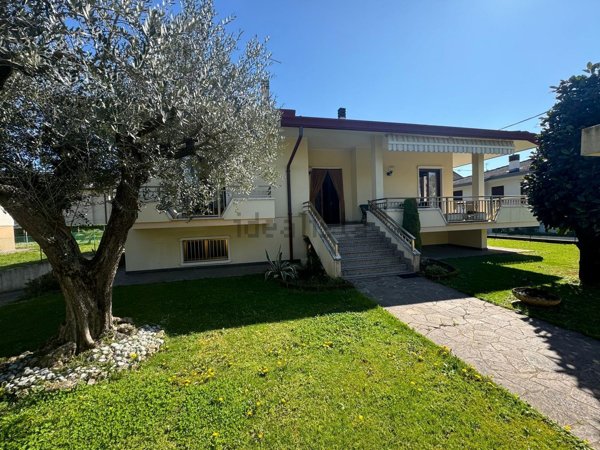 casa indipendente in vendita a Sovizzo