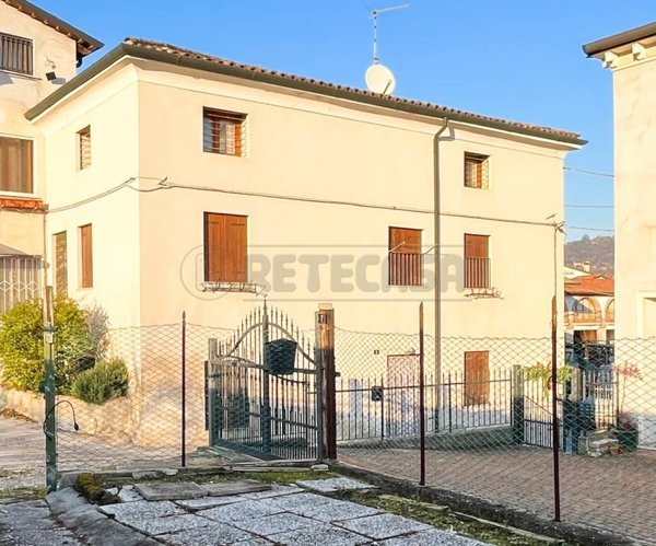 casa semindipendente in vendita a Sovizzo