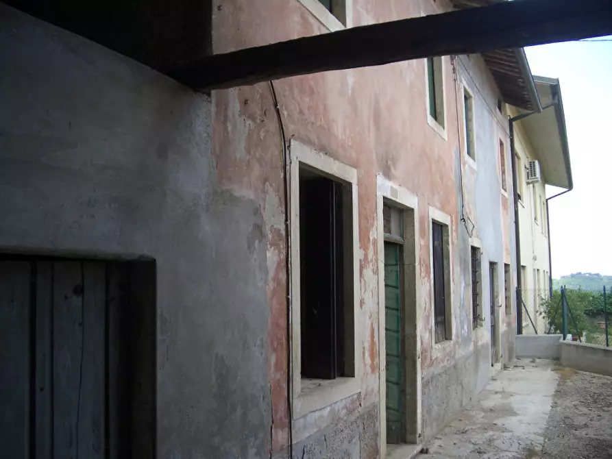 casale in vendita a Sovizzo in zona Sovizzo Colle