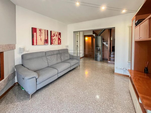 casa indipendente in vendita a Sovizzo