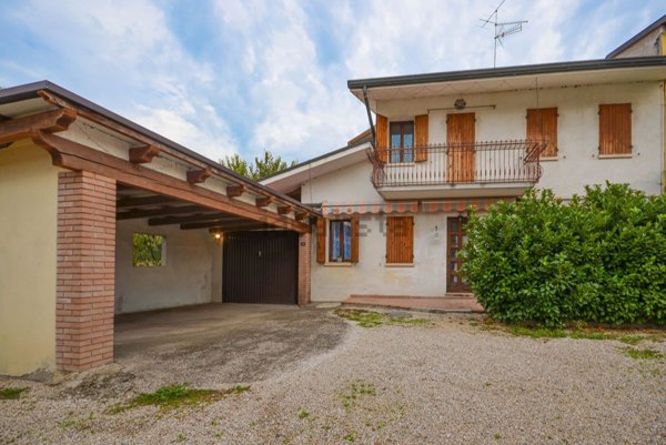 casa indipendente in vendita a Sovizzo
