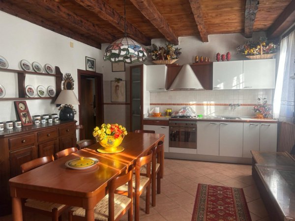 casale in vendita a Sovizzo in zona Monte San Lorenzo