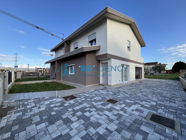 casa indipendente in vendita a Sovizzo in zona Tavernelle