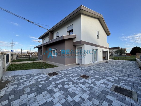 casa indipendente in vendita a Sovizzo