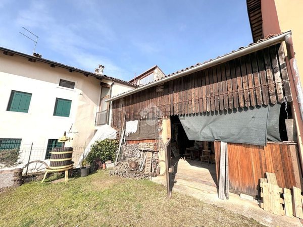 casale in vendita a Sovizzo in zona Gambugliano