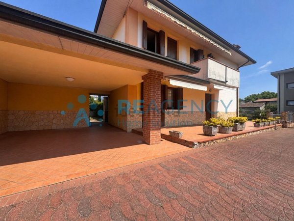 casa indipendente in vendita a Sovizzo