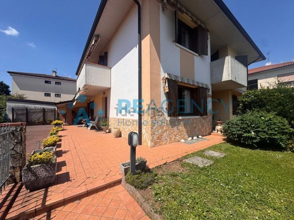 casa indipendente in vendita a Sovizzo