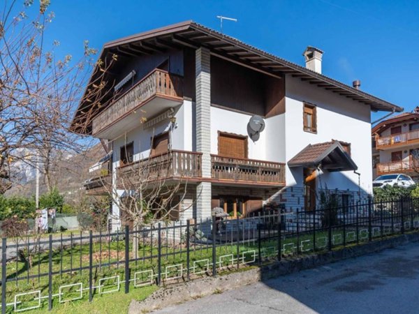 appartamento in vendita ad Agordo in zona Rif