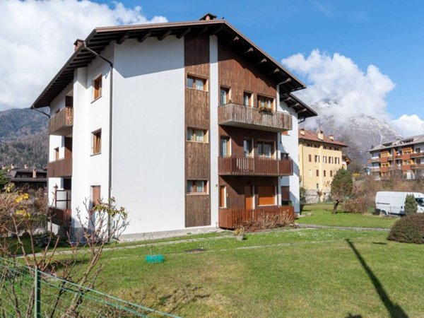 appartamento in vendita ad Agordo in zona Rif