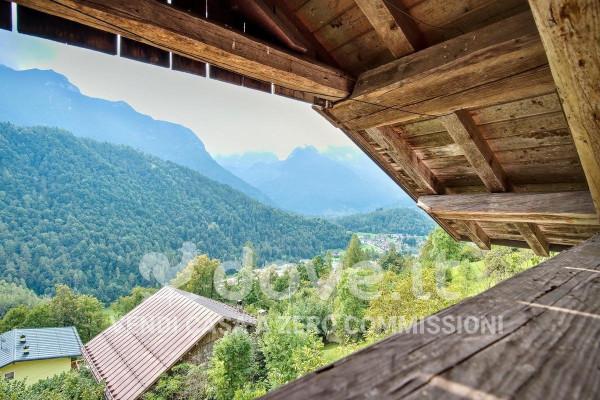 casa indipendente in vendita ad Agordo in zona Piasent