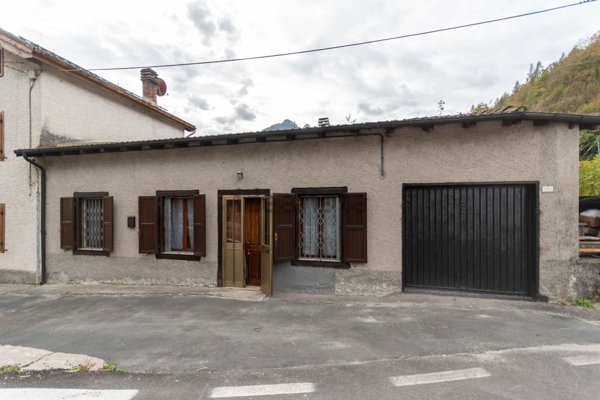 casa semindipendente in vendita ad Agordo