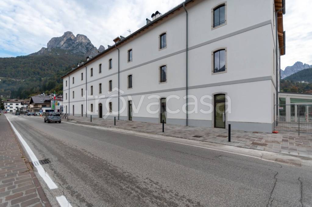 appartamento in vendita ad Agordo in zona Rif