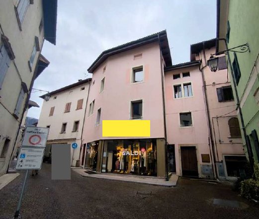 negozio in vendita ad Agordo in zona Rif
