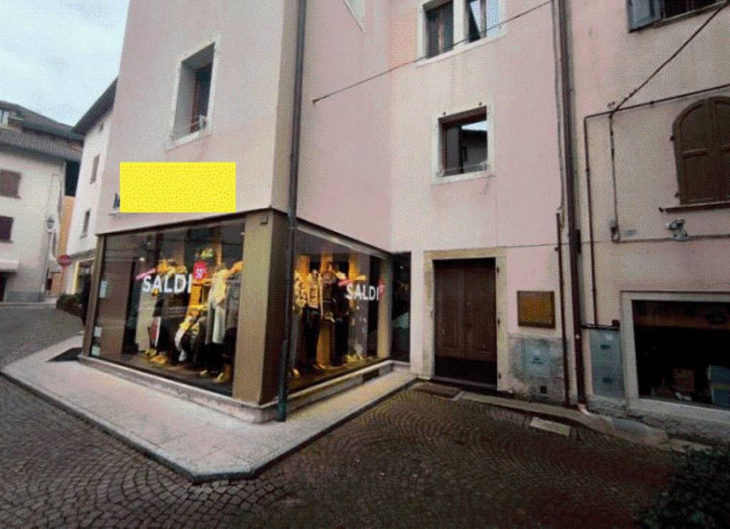 negozio in vendita ad Agordo in zona Rif