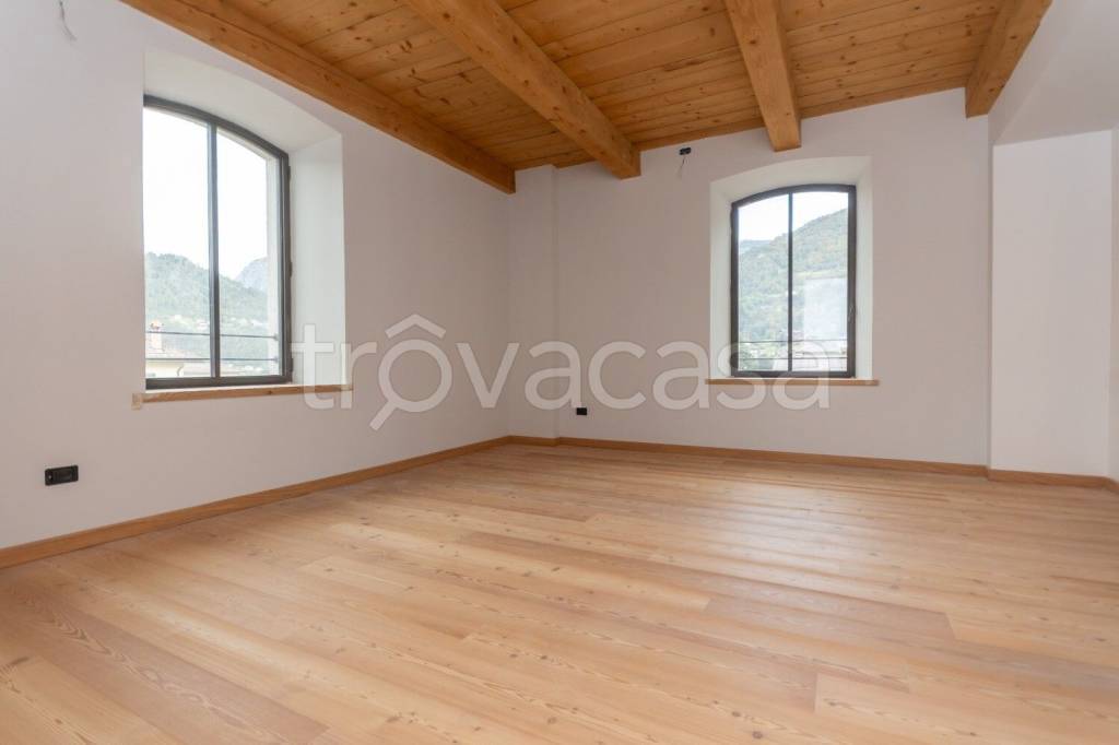 appartamento in vendita ad Agordo in zona Rif