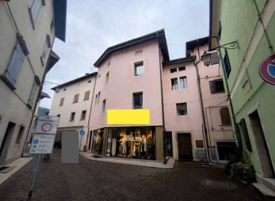 appartamento in vendita ad Agordo in zona Crostolin