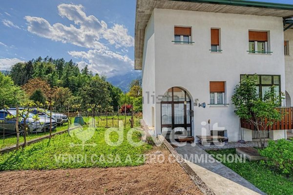 casa indipendente in vendita ad Agordo in zona Rif