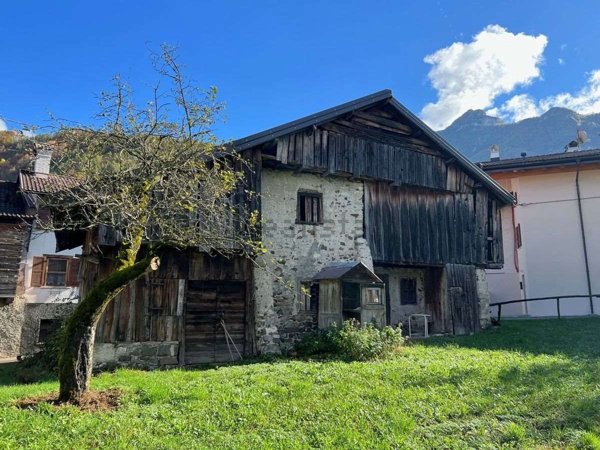 appartamento in vendita ad Agordo in zona Veran