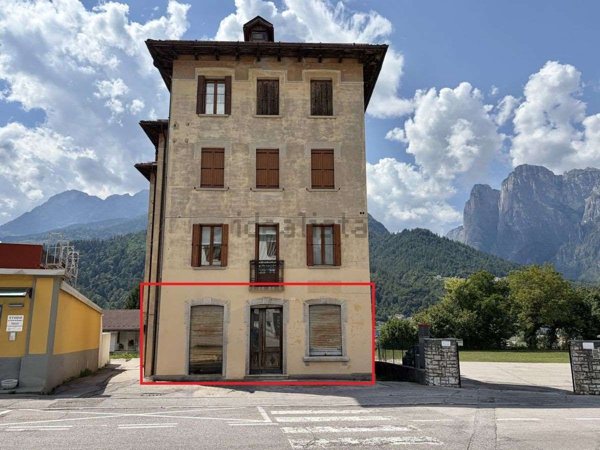 appartamento in vendita ad Agordo in zona Crostolin