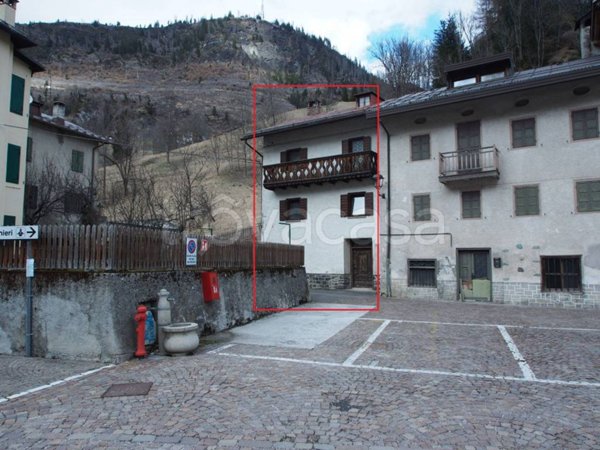casa indipendente in vendita ad Alleghe in zona Caprile