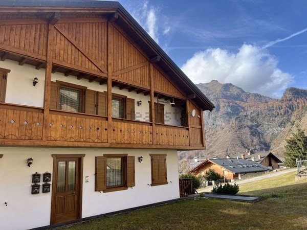 appartamento in vendita ad Alleghe in zona Caprile