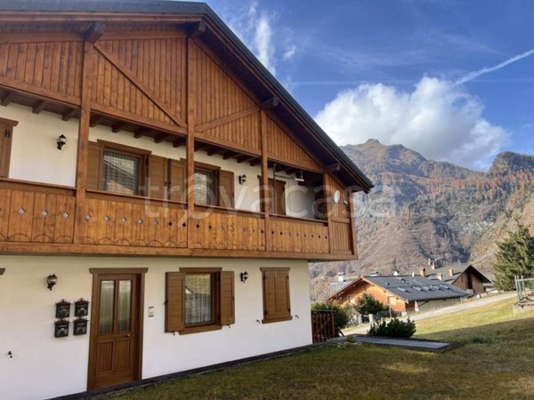 appartamento in vendita ad Alleghe in zona Caprile